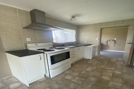 Photo of property in 16 Palmers Road, Clendon Park, Auckland, 2103