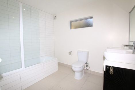 Photo of property in 2/49 Lysander Crescent, Beach Haven, Auckland, 0626