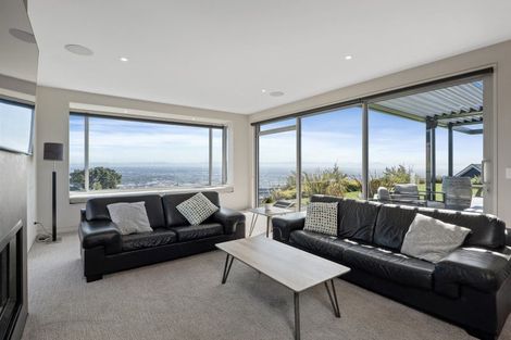 Photo of property in 21 Parkridge Place, Mount Pleasant, Christchurch, 8081