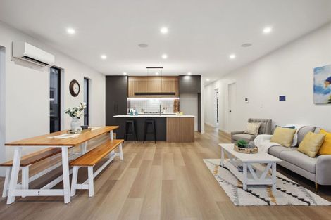 Photo of property in 77a Schoolside Road, Kumeu, 0810