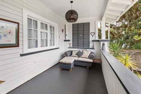 Photo of property in 35 Grey Street, College Estate, Whanganui, 4500