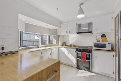 Photo of property in 2/59 Youngs Road, Papakura, 2110