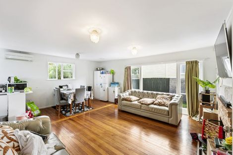 Photo of property in 8 Huxley Place, Glen Innes, Auckland, 1072