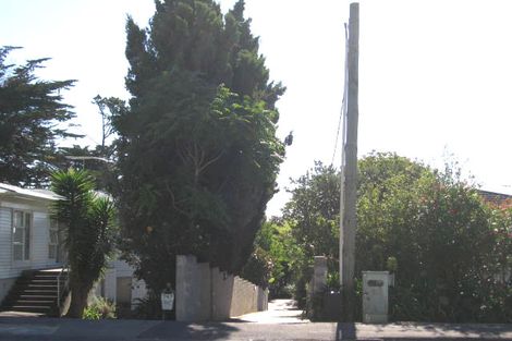 Photo of property in 294 Hurstmere Road, Takapuna, Auckland, 0622