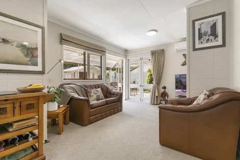 Photo of property in 1/274b Birkdale Road, Birkdale, Auckland, 0626