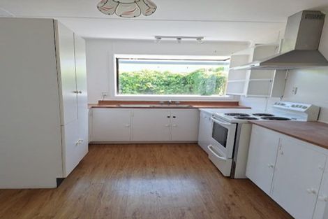 Photo of property in 17 Cypress Drive, Maungaraki, Lower Hutt, 5010