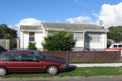 Photo of property in 3 Hiwi Crescent, Titahi Bay, Porirua, 5022