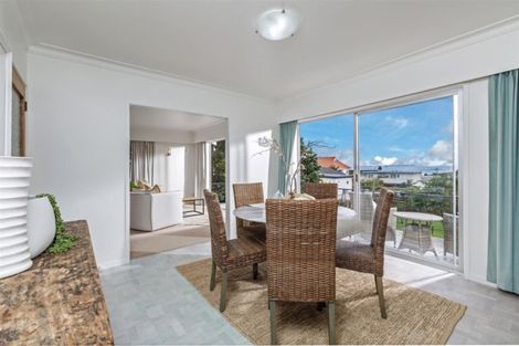 Photo of property in 8a Hauraki Road, Hauraki, Auckland, 0622