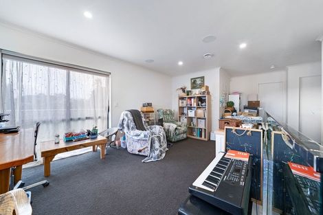 Photo of property in 4a Kelman Road, Kelston, Auckland, 0602
