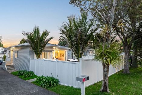 Photo of property in 38 Eversleigh Road, Belmont, Auckland, 0622