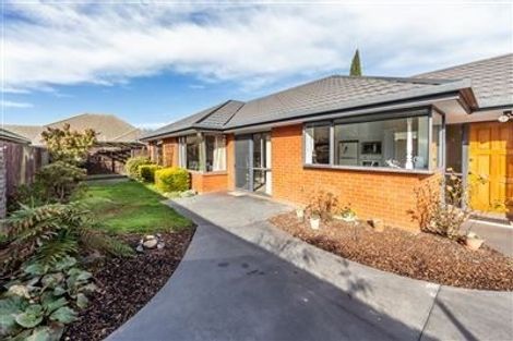 Photo of property in 2/5 Murfitt Place, Sockburn, Christchurch, 8042