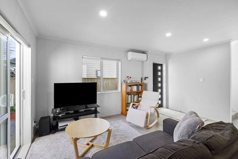 Photo of property in 8/16 Black Rock Road, Newlands, Wellington, 6037