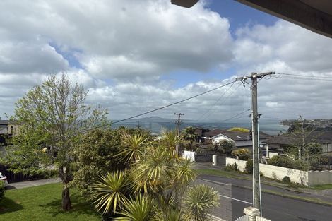 Photo of property in 2/851 Beach Road, Waiake, Auckland, 0630