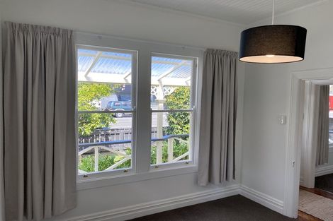 Photo of property in 11 Edgeware Road, Palmerston North, 4410