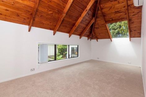 Photo of property in 2 George Laurenson Lane, Mount Roskill, Auckland, 1041