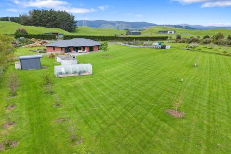 Photo of property in 40 Kristin Place, Manakau, Levin, 5573