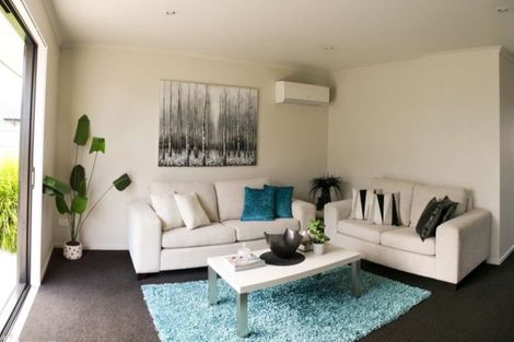 Photo of property in 37 Rainey Crescent, Papamoa Beach, Papamoa, 3118