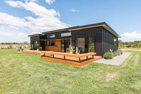 Photo of property in 34 Pourerere Road, Waipawa, 4271