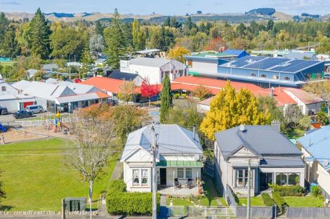 Photo of property in 53 Waverley Street, Waipawa, 4210