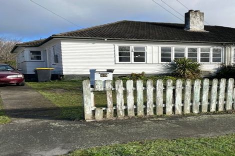 Photo of property in 2/23 Pitcairn Crescent, Bryndwr, Christchurch, 8053