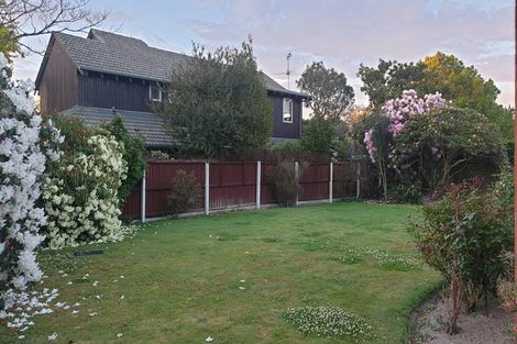 Photo of property in 12 Brackendale Place, Burnside, Christchurch, 8041