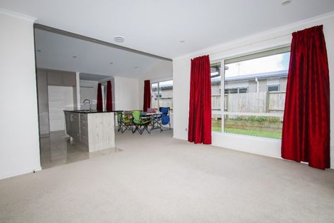 Photo of property in 14 Teatree Close, Huntington, Hamilton, 3210