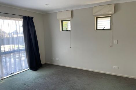Photo of property in 2 Norm Pellow Drive, Manurewa, Auckland, 2105