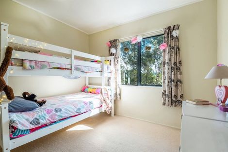 Photo of property in 2/41 Radiata Lane, Chatswood, Auckland, 0626