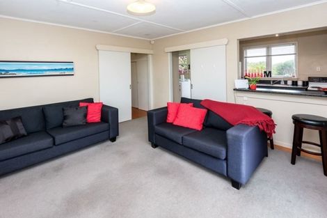 Photo of property in 1/80 Gloria Avenue, Te Atatu Peninsula, Auckland, 0610
