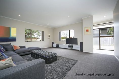 Photo of property in 16d Lincoln Road, Henderson, Auckland, 0610