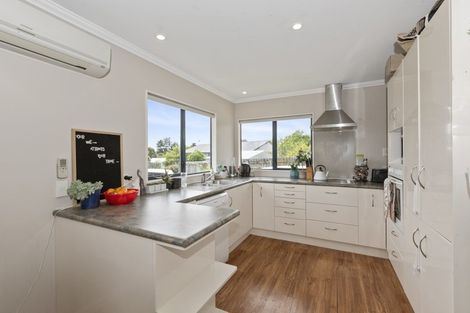 Photo of property in 38 Campbell Avenue, Paraparaumu, 5032