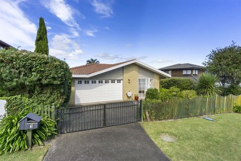 Photo of property in 3 Delisle Place, Windsor Park, Auckland, 0632