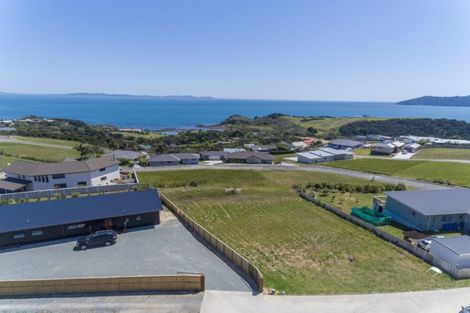 Photo of property in 17d Eagles Way, Cable Bay, 0420