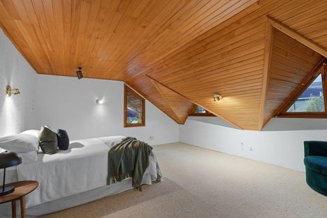 Photo of property in 9 Cypress Court, Kelvin Heights, Queenstown, 9300