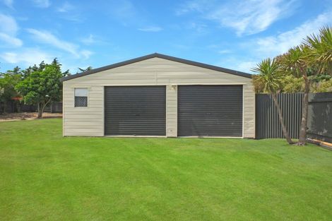 Photo of property in 35 Nash Parade, Foxton Beach, Foxton, 4815