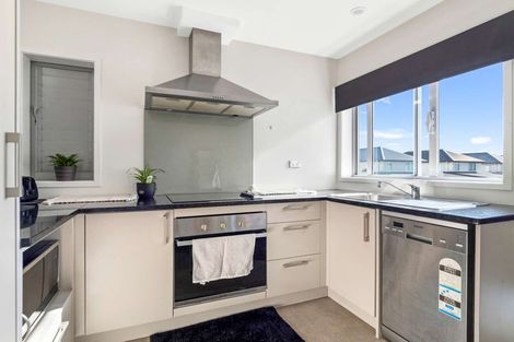 Photo of property in 2/26 Hollowout Street, Takanini, 2112