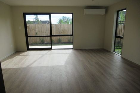 Photo of property in 2 Nikau Street, New Lynn, Auckland, 0600