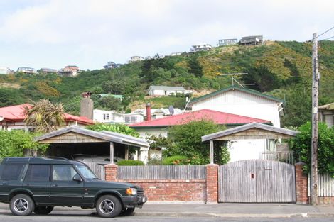 Photo of property in 52 Derwent Street, Island Bay, Wellington, 6023