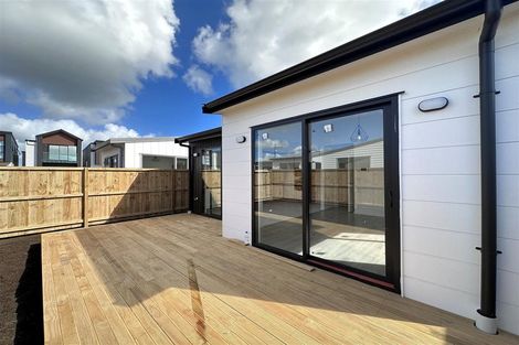 Photo of property in 40 John Gray Street, Papakura, 2110