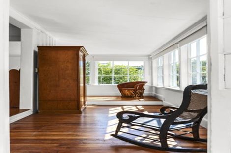 Photo of property in 90 Pendarves Street, New Plymouth, 4310