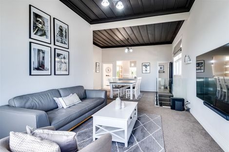 Photo of property in 30 Colenso Avenue, Hospital Hill, Napier, 4110