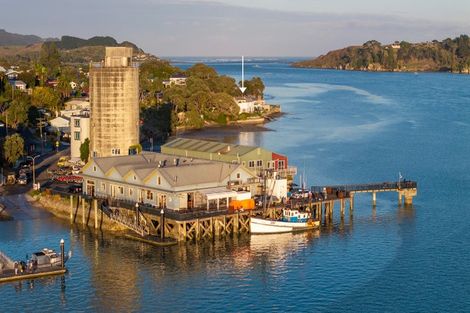 Photo of property in Wallis Street, Raglan, 3225