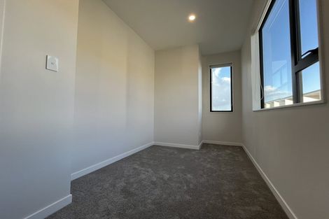 Photo of property in 31 Kuaha Road, Massey, Auckland, 0614