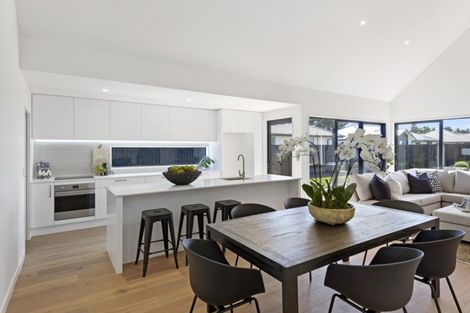 Photo of property in 17 Little Gem Road, Hornby, Christchurch, 8025