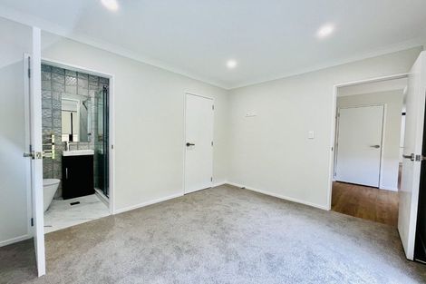Photo of property in 36d Seymour Road, Sunnyvale, Auckland, 0612