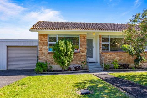 Photo of property in 2/62 Vera Road, Te Atatu South, Auckland, 0610