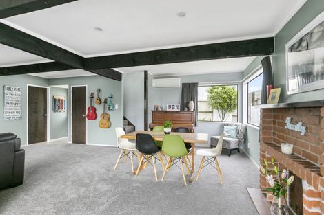 Photo of property in 16 Abilene Crescent, Churton Park, Wellington, 6037