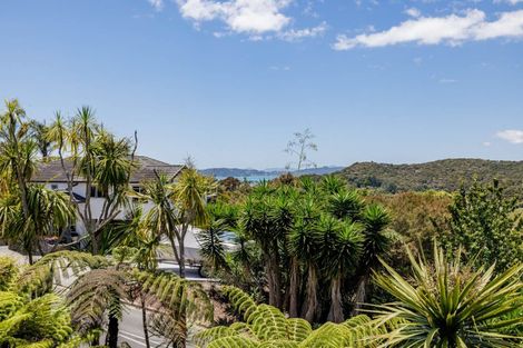 Photo of property in 1 Waterview Place, Haruru, 0204