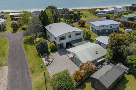 Photo of property in 16 Endeavour Place, Cooks Beach, Whitianga, 3591
