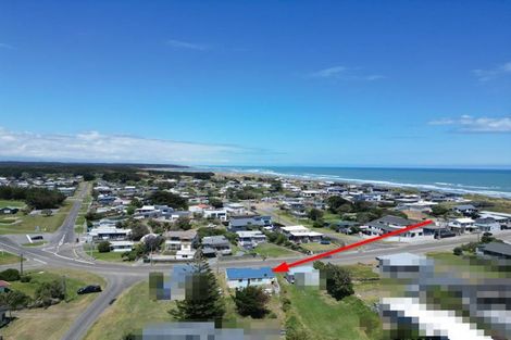 Photo of property in 7 Ocean Beach Street, Foxton Beach, Foxton, 4815